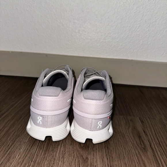 Women’s On Cloud 5 shoes size 10 - Picture 3 of 7